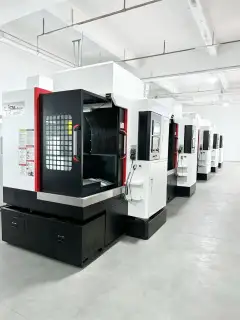 Nearly New 2026 Lizhun 650 Vertical Machining Center with SYNTEC 22 MA photo 1