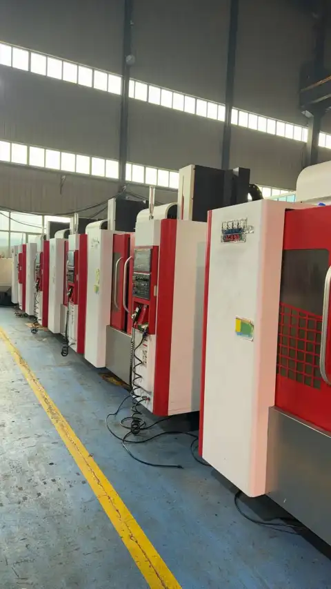 Centro de mecanizado vertical Geling 850 usado con control FANUC Plus
