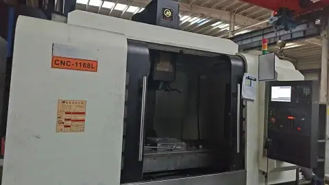 Centro de mecanizado vertical CNC 1168 usado con control Mitsubishi M 80