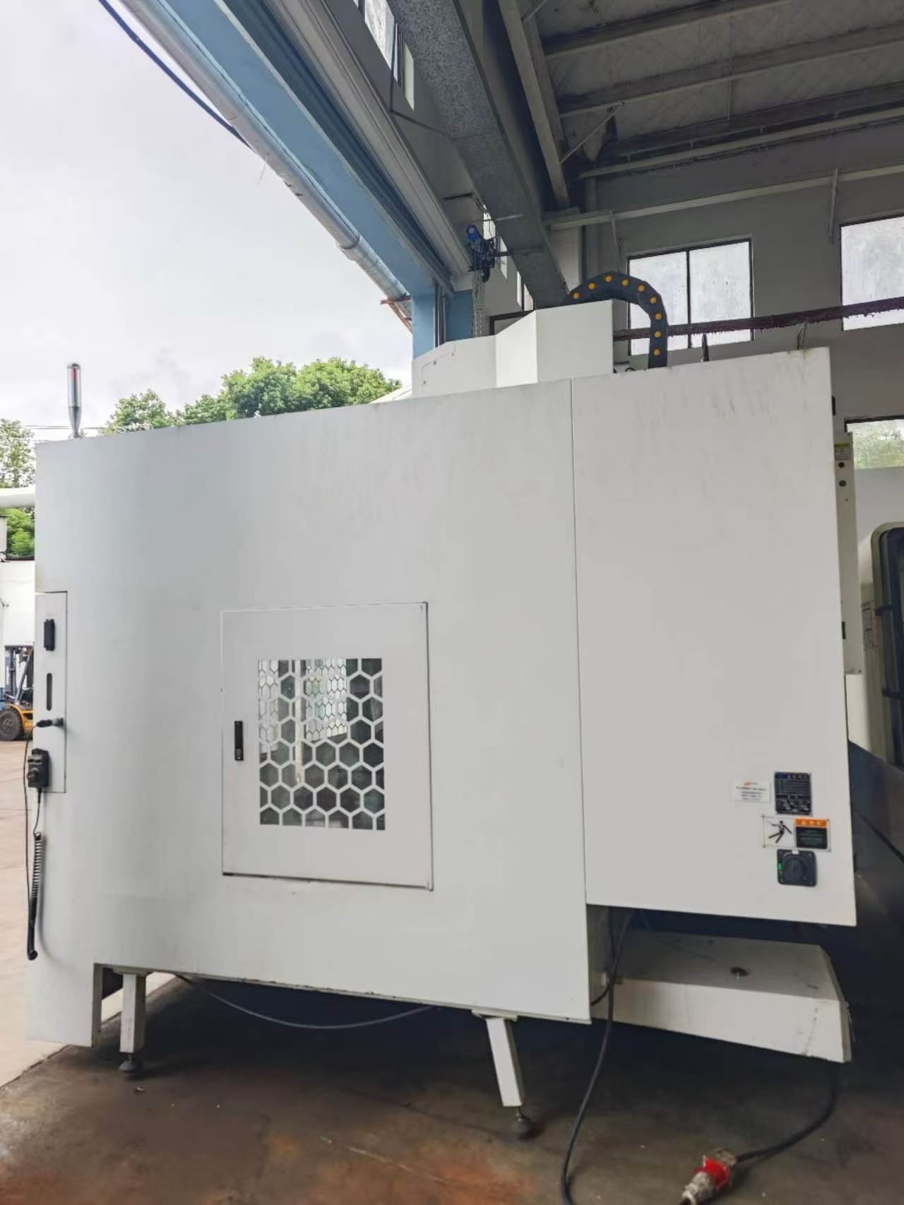 Used Weiyou VA-1370 CNC Milling Machine with FANUC 0i-MF Plus Control photo 3