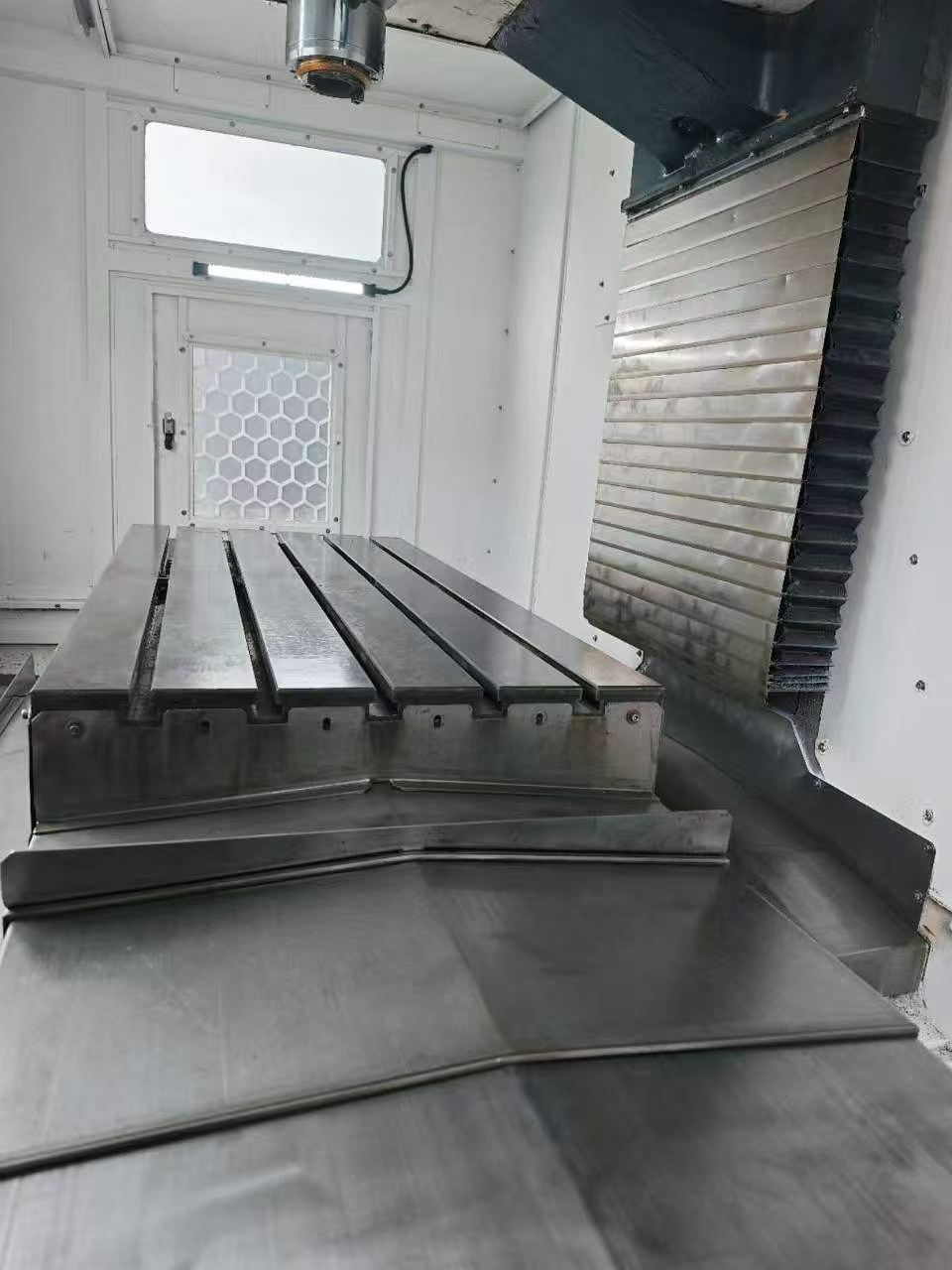 Used Weiyou VA-1370 CNC Milling Machine with FANUC 0i-MF Plus Control photo 5