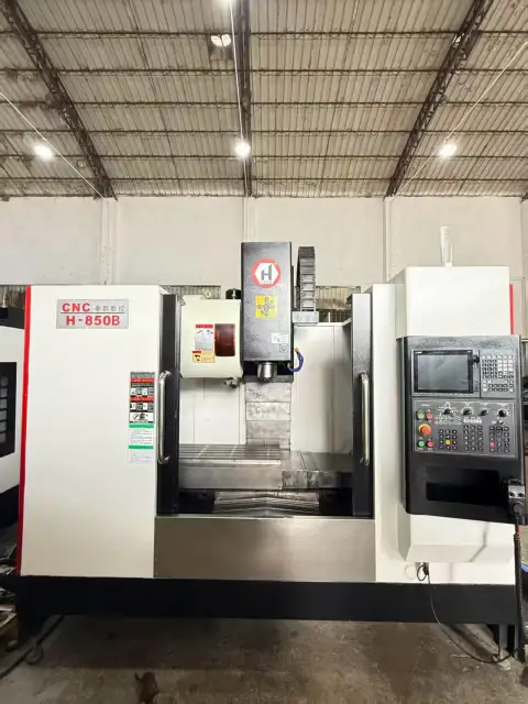 Used Huaqun 850 Vertical Machining Center with Mitsubishi M 80 Control