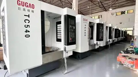 เครื่องเจาะและต๊าปเกลียว CNC GUGAO T-540 มือสอง