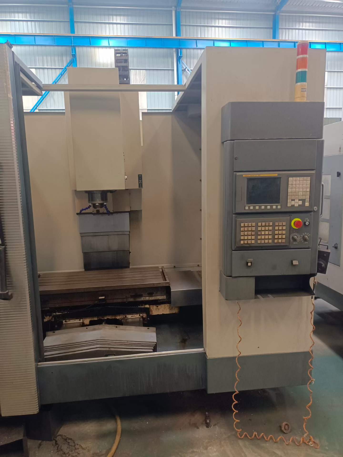 Used Changzheng 800 CNC Bed-Type Milling Machine photo 3