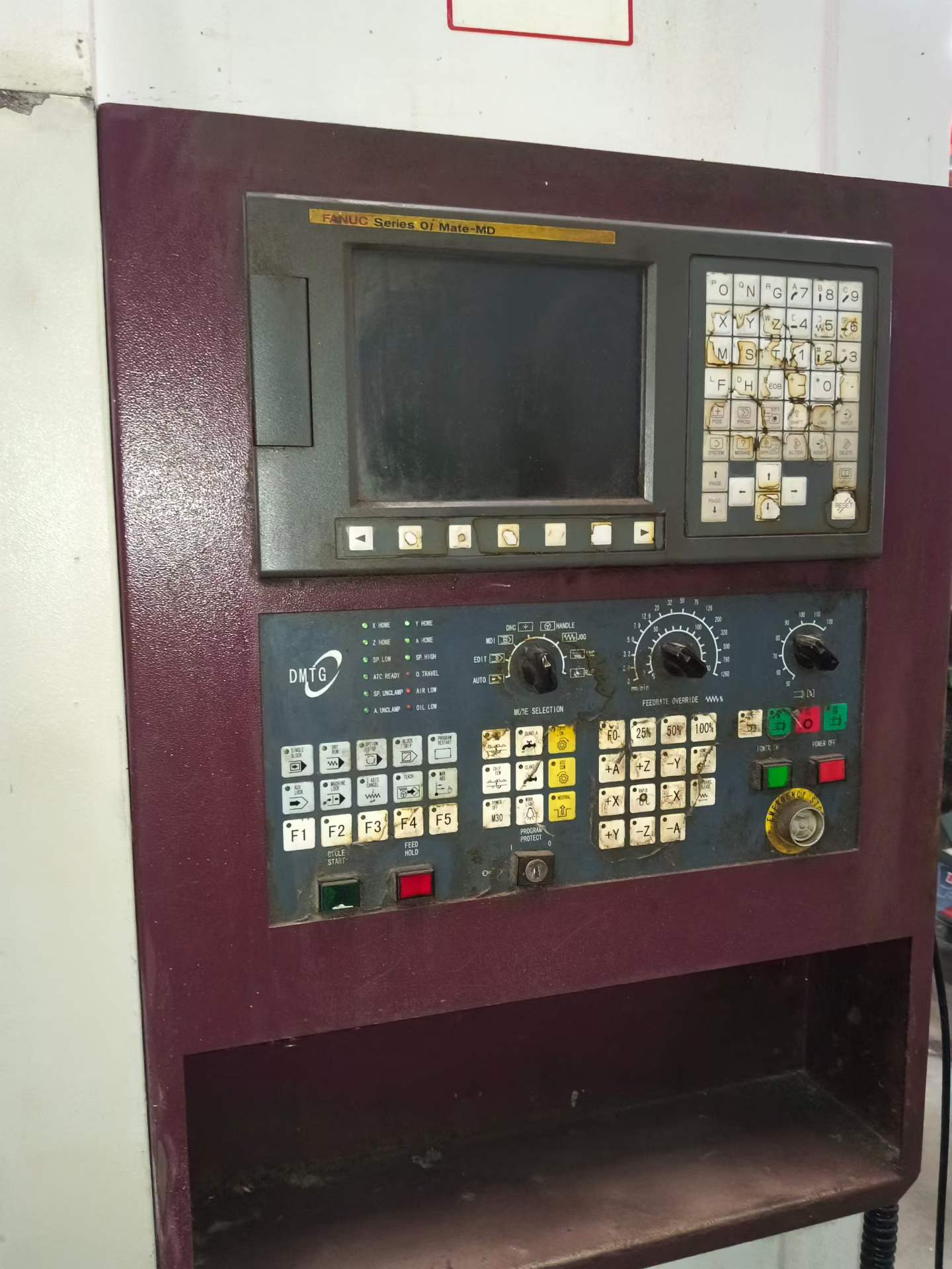 Used Dalian 1-Meter Machining Center with FANUC Control and Arm-Type Tool Changer photo 4