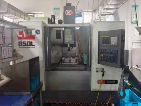Kullanılmış Lineer Kılavuzlu 850 Dik İşleme Merkezi