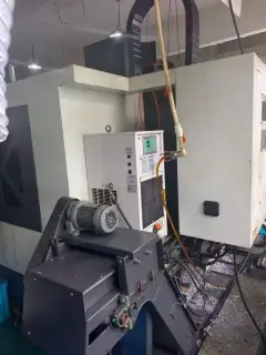 Used Linear Guideway 850 Vertical Machining Center photo 2