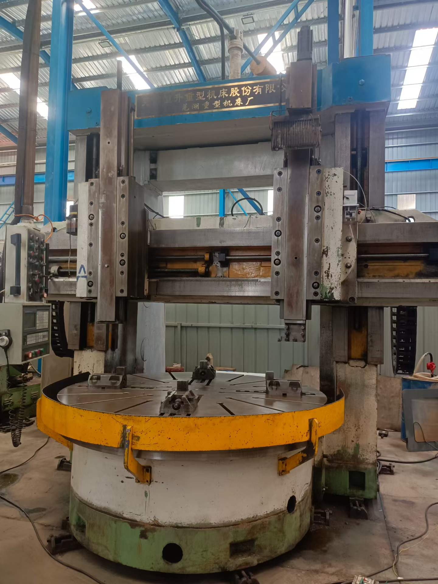 Used Wuhu Hengsheng 2.5 m CNC Vertical Lathe