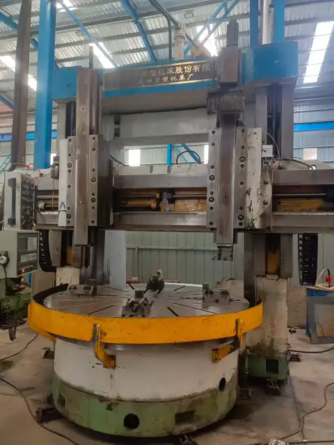 مخرطة CNC رأسية Wuhu Hengsheng 2.5 m مستعملة
