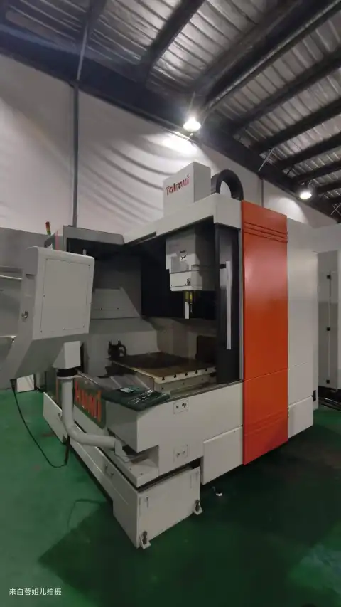 เครื่องแมชชีนนิ่งเซ็นเตอร์ความเร็วสูงแบบ Gantry Takumi H 10 M มือสอง พร้อมระบบควบคุม Mitsubishi M 800