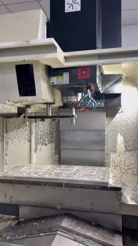 Centro de mecanizado JiRFINE V 11 con Mitsubishi M 80, 2024