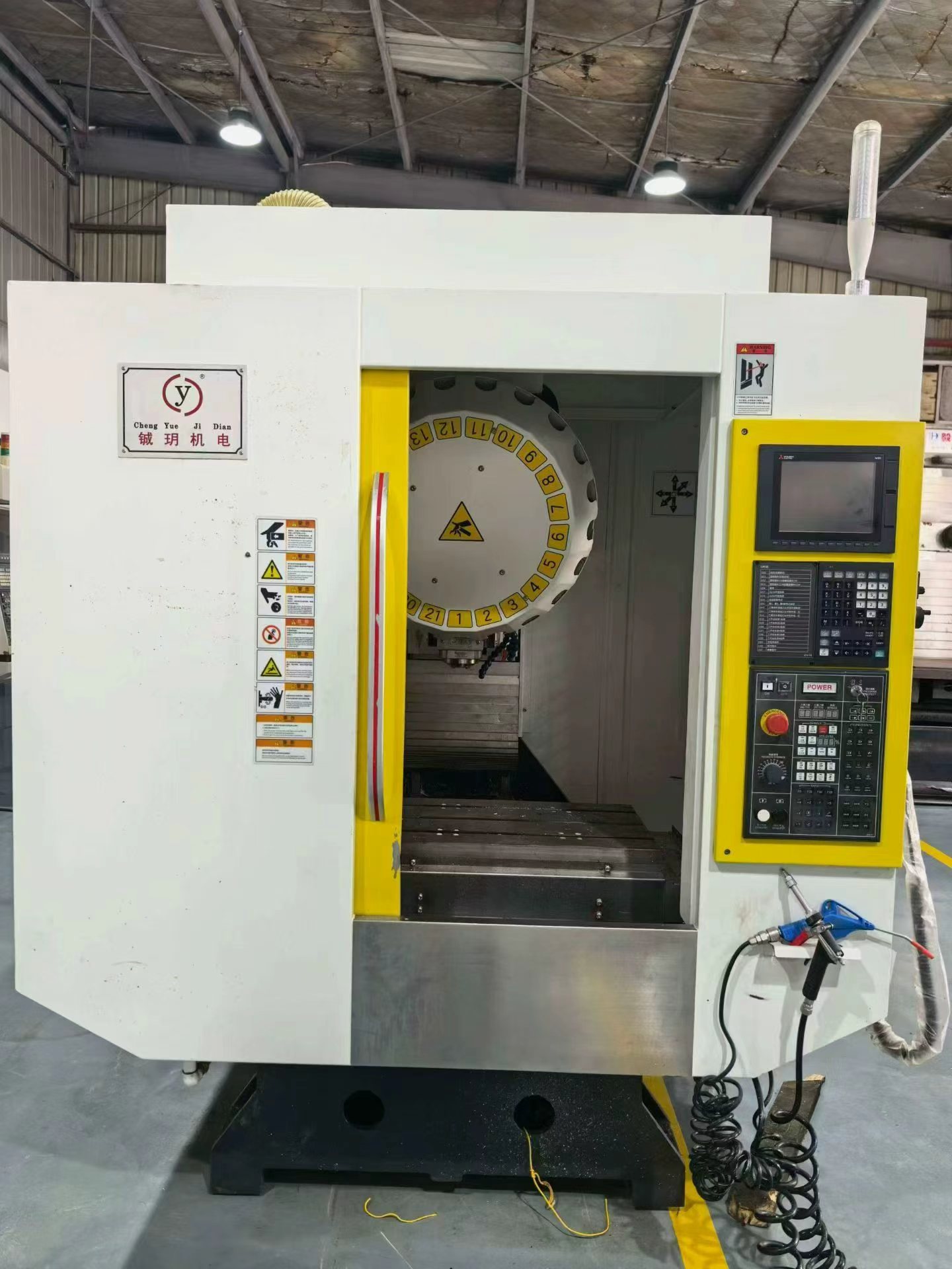 Chengyue T 6 Drilling/Tapping Center with Mitsubishi M 80