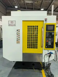 Chengyue T 6 Drilling/Tapping Center with Mitsubishi M 80 photo 2