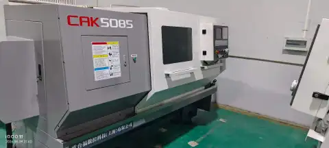 High-quality 5085 CNC lathe with 3-stage gear + servo spindle and GSK 980 TDi