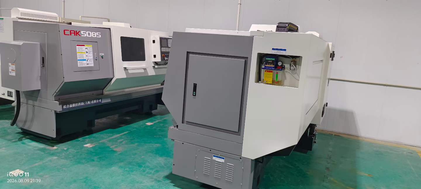 High-quality 5085 CNC lathe with 3-stage gear + servo spindle and GSK 980 TDi photo 2