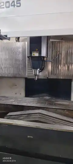 Used Fukuda FMC 2045 Machining Center with Mitsubishi M 80 photo 4