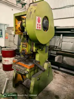 Used Yangli 25-Ton Punch Press photo 2