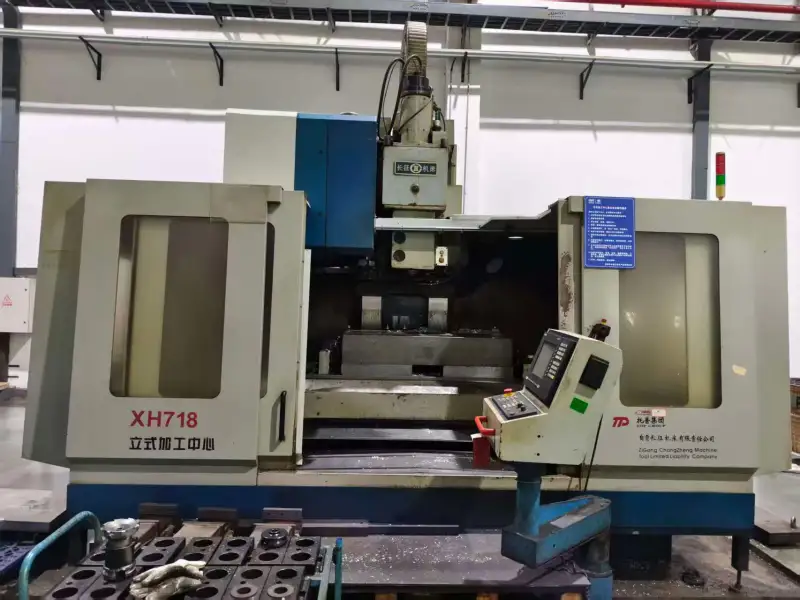 Used Changzheng 718 Large Vertical Machining Center with Siemens photo 1