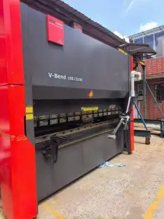 2022 DNE Electro-Hydraulic 4+1 CNC Press Brake 100 Ton x 3.1 m Used photo 2