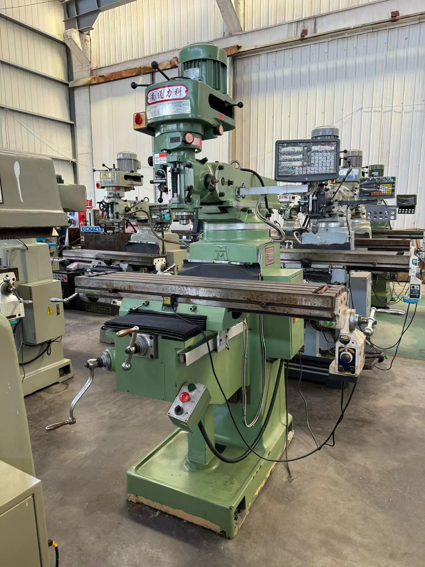 Used Nantong No. 4 Conventional Milling Machine photo 2