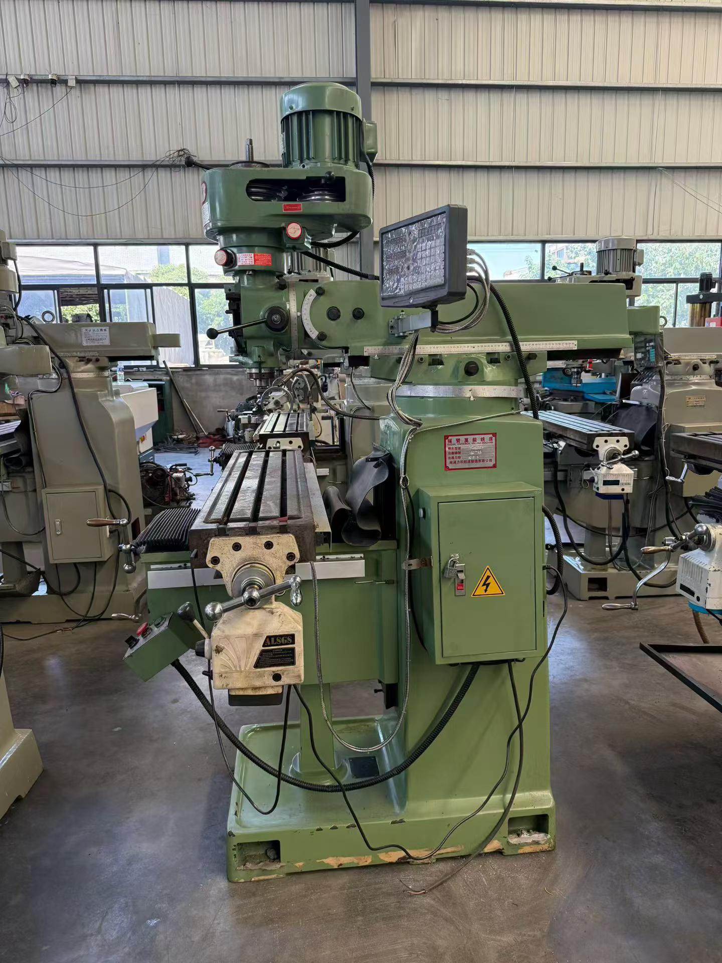 Used Nantong No. 4 Conventional Milling Machine photo 5