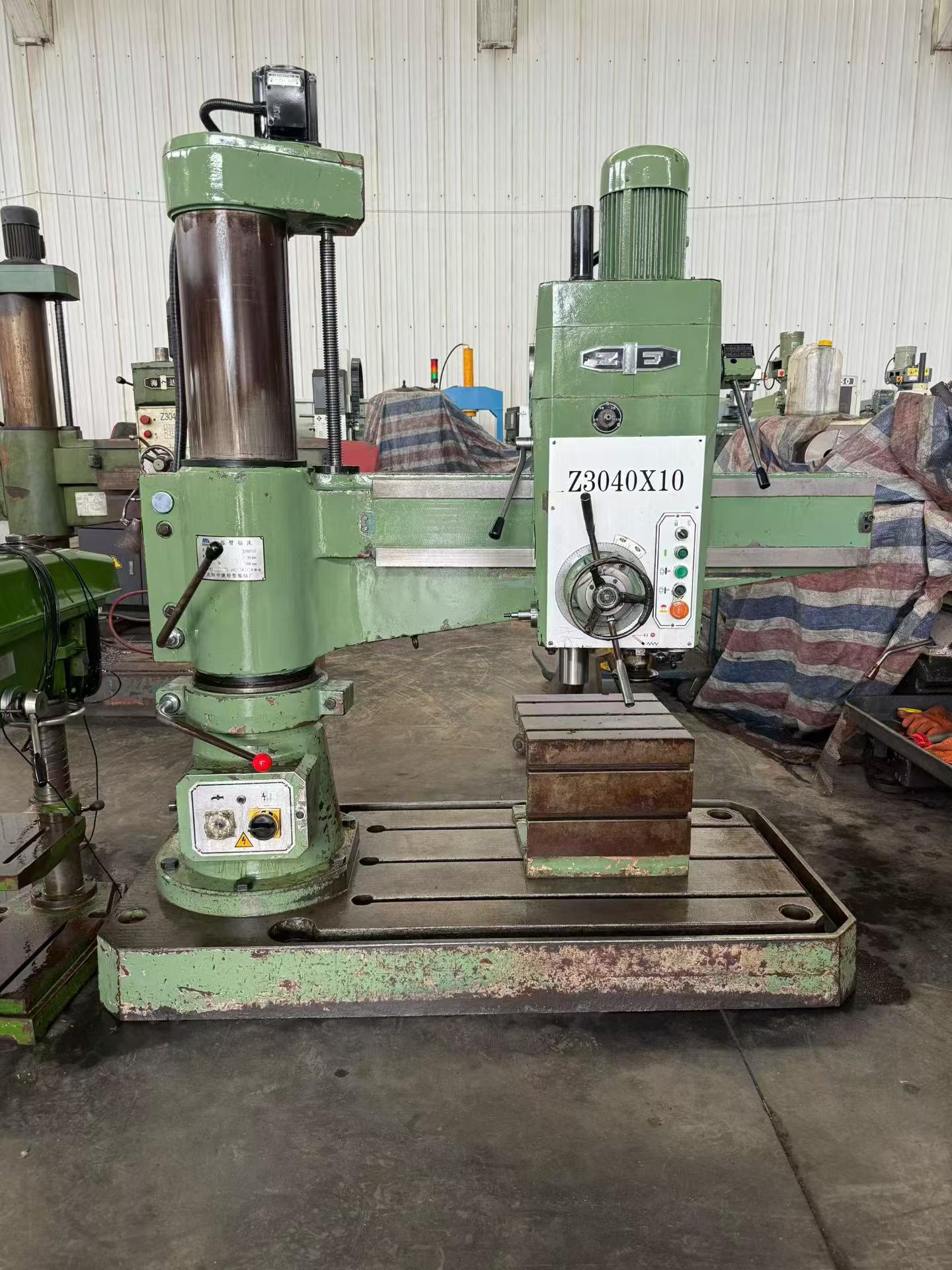 Used Zhongjie 3040 Radial Drilling Machine