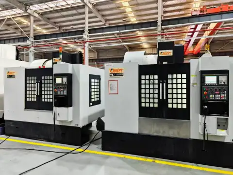 Dos centros de mecanizado Daqiao 1055 usados, año 2014, con FANUC 0i-MD