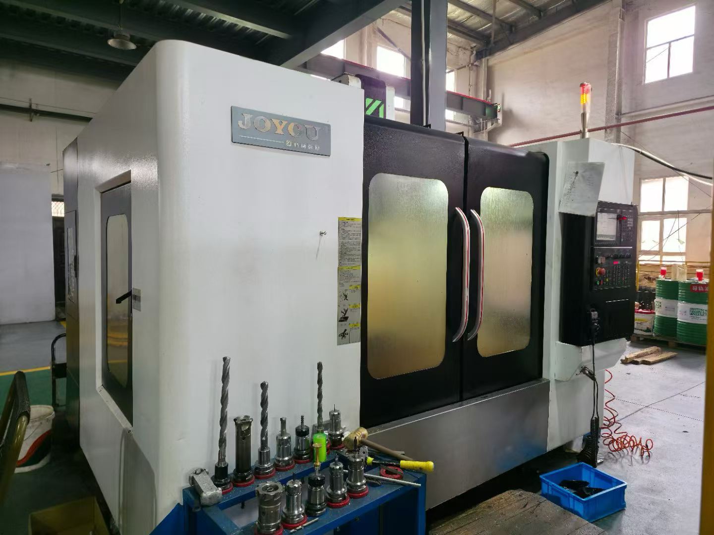 Used JOYOU 1060 Vertical Machining Center with Mitsubishi M 80