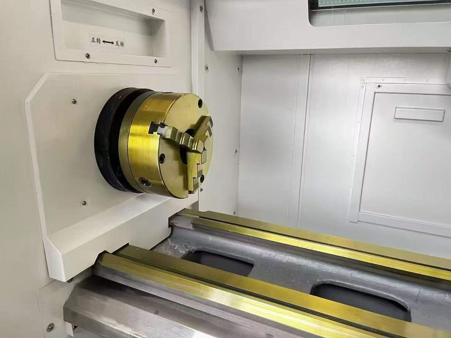 6150 BX 1000 CNC Lathe photo 3
