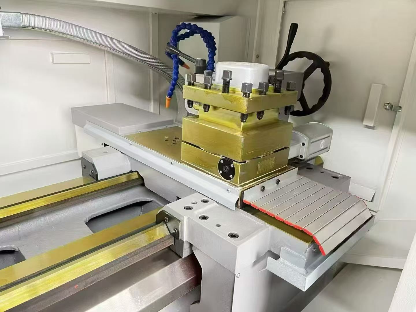 6150 BX 1000 CNC Lathe photo 4