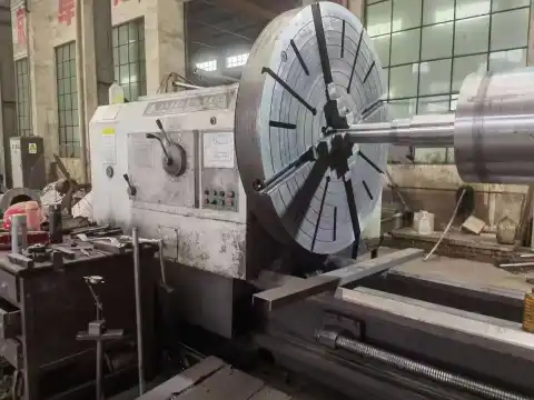 Torno CNC Anyang CK 61160 X 10 usado con sistema de control KND