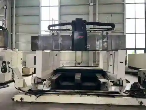 مركز تصنيع بنظام الجانتري عالي السرعة توشيبا MPF-3116 DS مستعمل