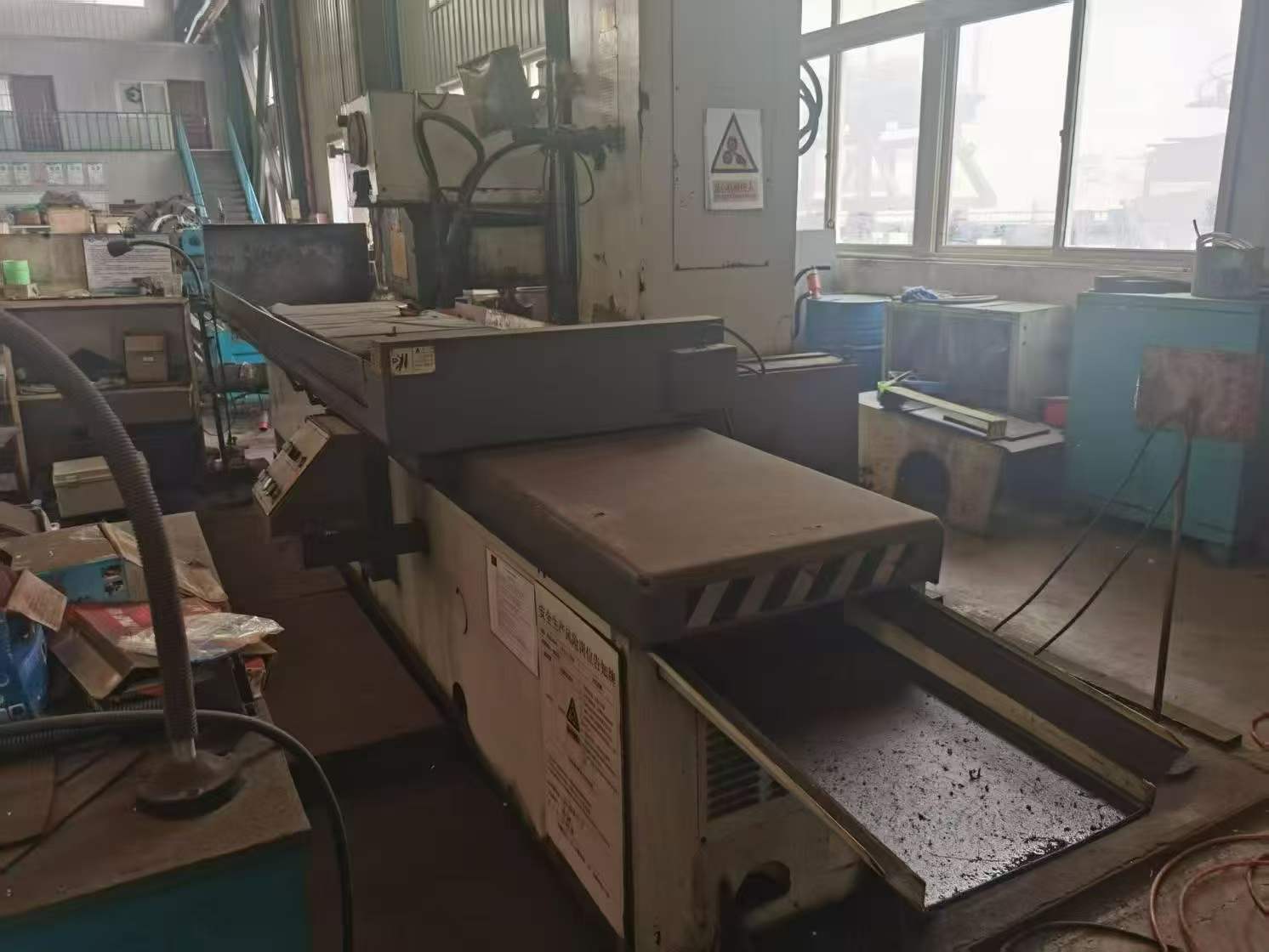 Used Weihai Huadong 7163 Surface Grinder with 2.2 m Table (2010) photo 3