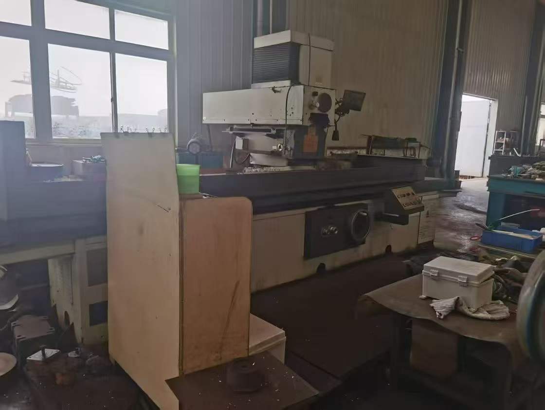 Used Weihai Huadong 7163 Surface Grinder with 2.2 m Table (2010) photo 5