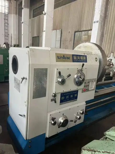 Xinghuo 61125 Konvansiyonel Torna, 3 m Merkezler Arası Mesafe, Neredeyse Hiç Kullanılmamış