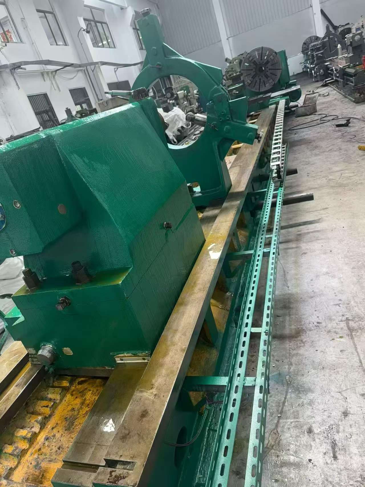 Used Xinghuo 61125/8 m Lathe photo 6