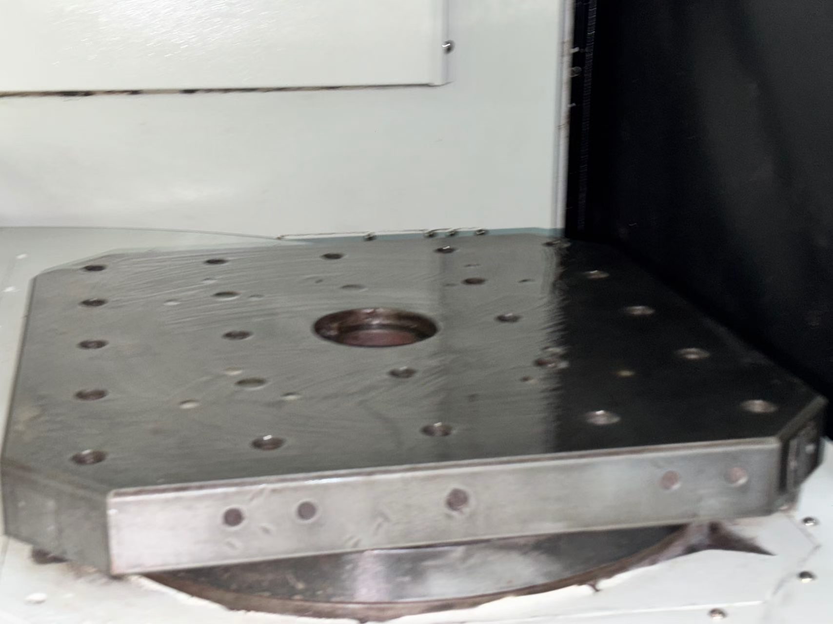 Used Hardinge XR 700 Dual-Station Horizontal Machining Center photo 5