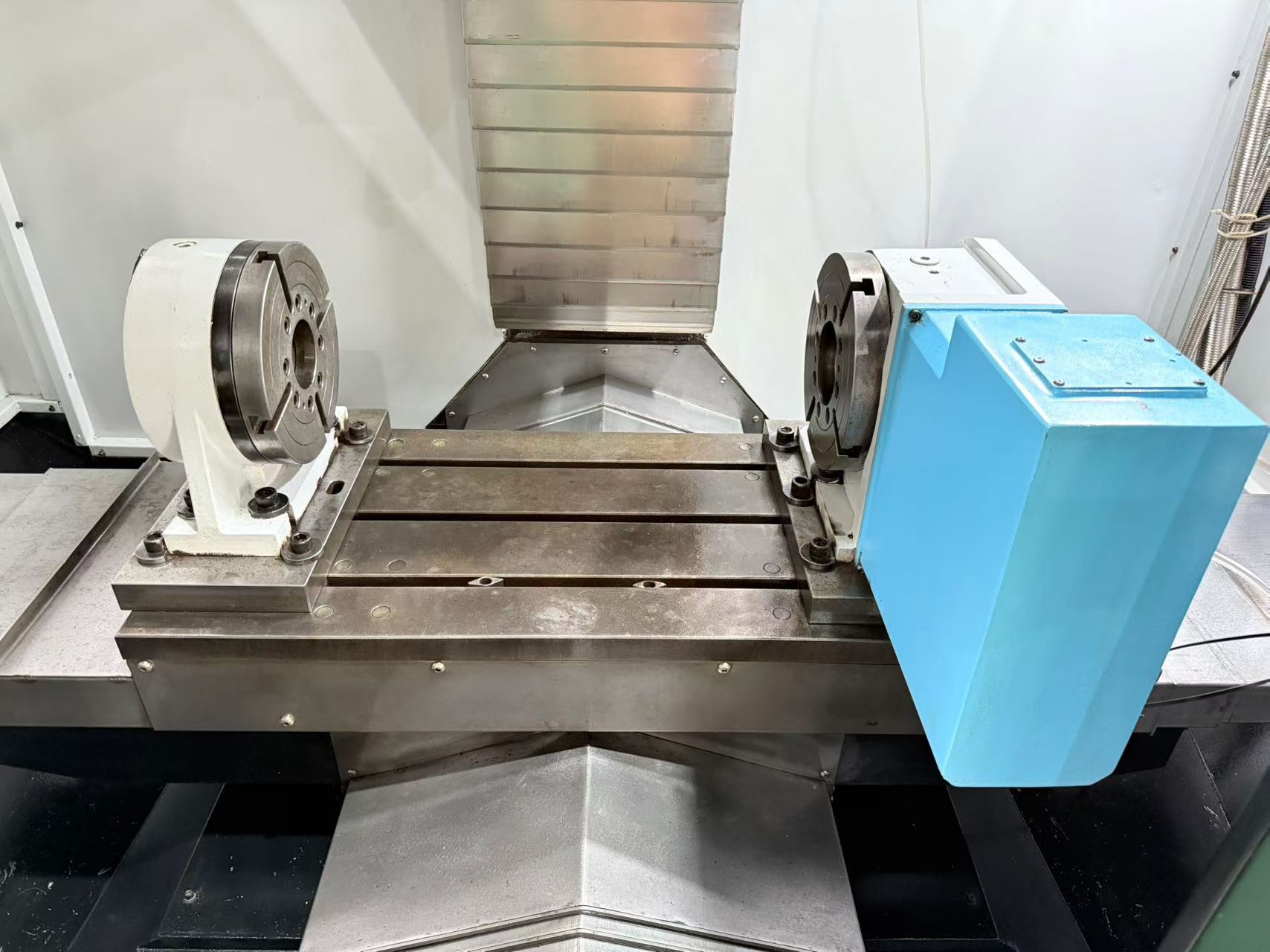 Used Taikan TV 8 Vertical Machining Center with Mitsubishi M 70 A Control photo 7