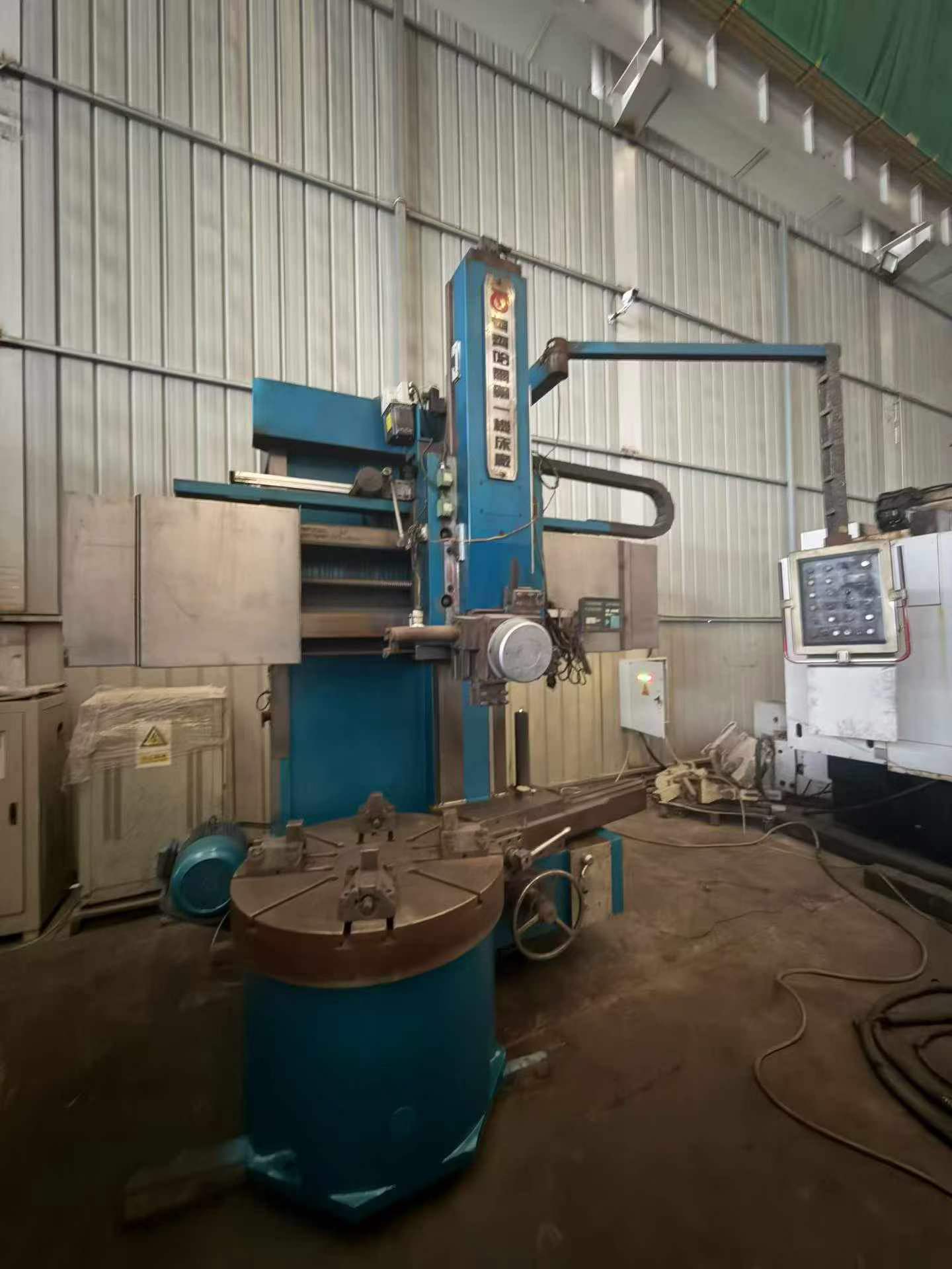 Used Qiqihar Heavy CNC VST 1.25 Single-Column CNC Vertical Lathe photo 2