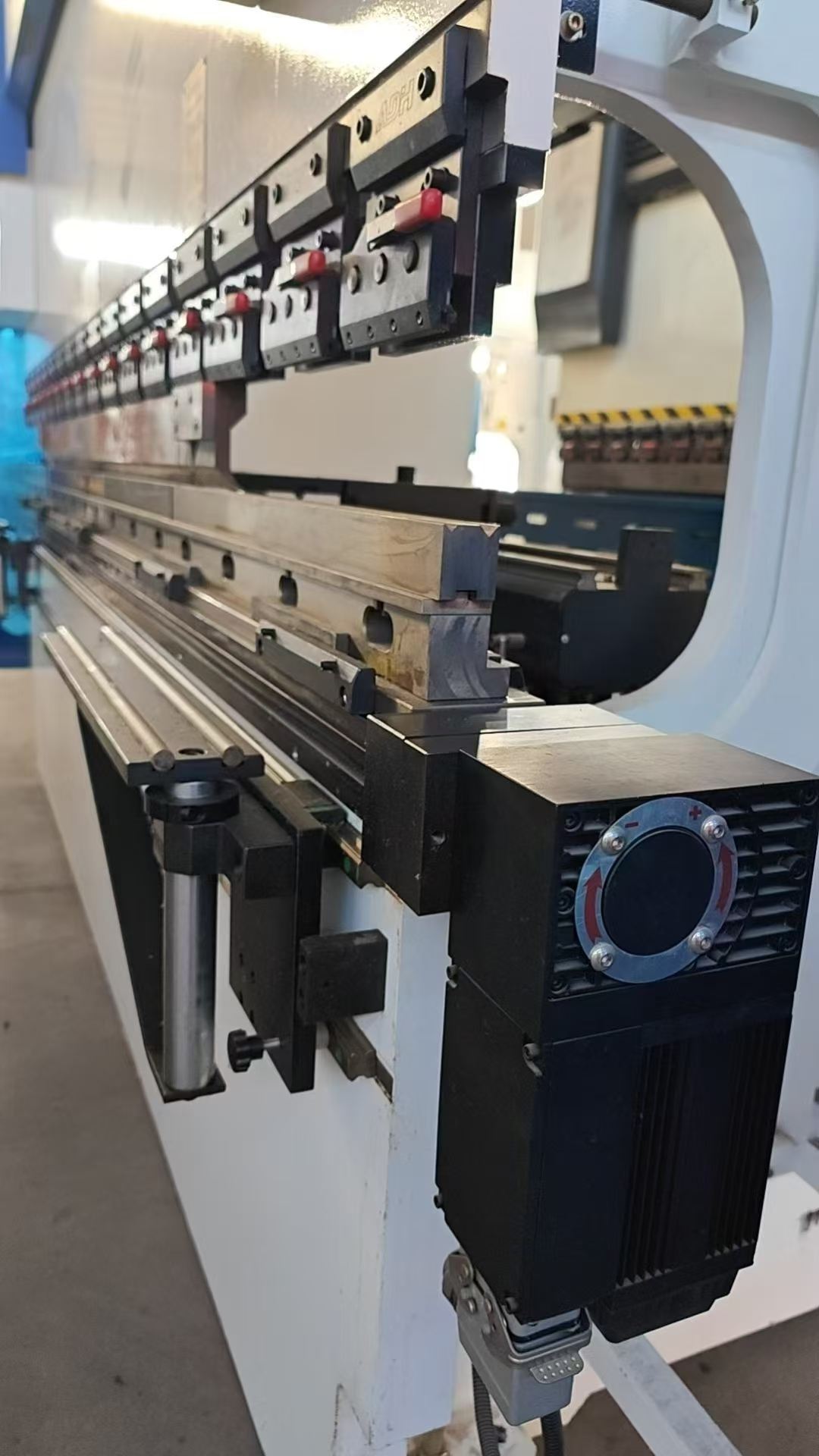 Used ADH (Donghai) 110 T/3200 Electro-Hydraulic Press Brake (4+1 Axis) photo 6