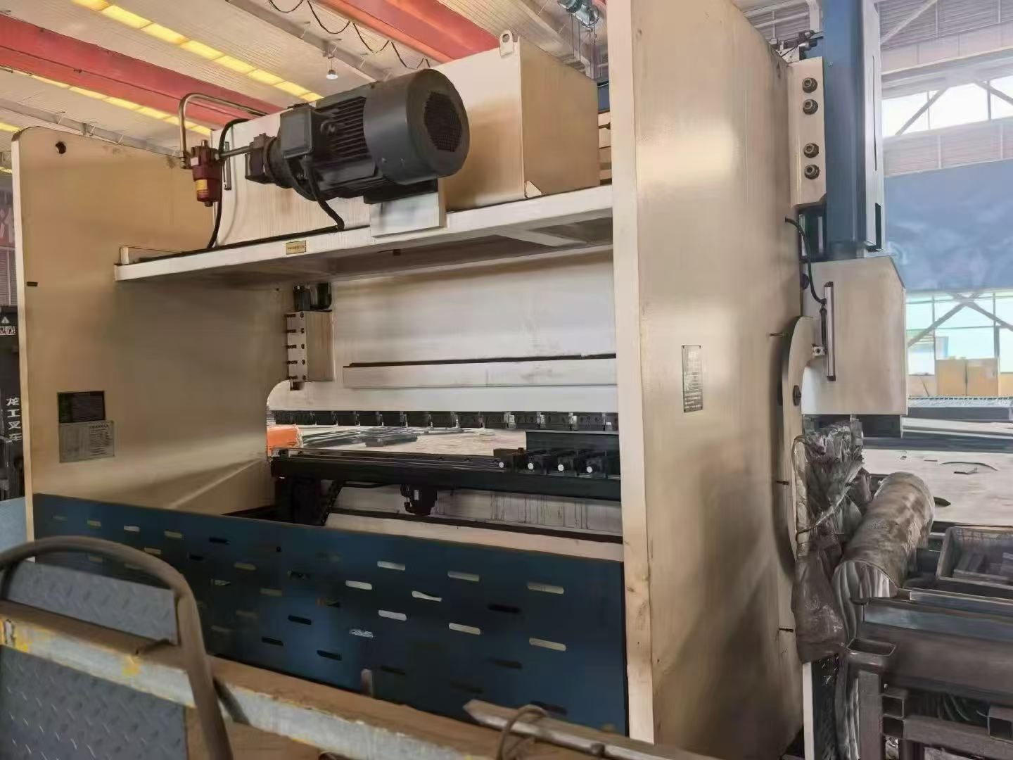 Used ADH 250 Ton 4 Meter Electro-Hydraulic 4+1 Axis CNC Press Brake photo 4