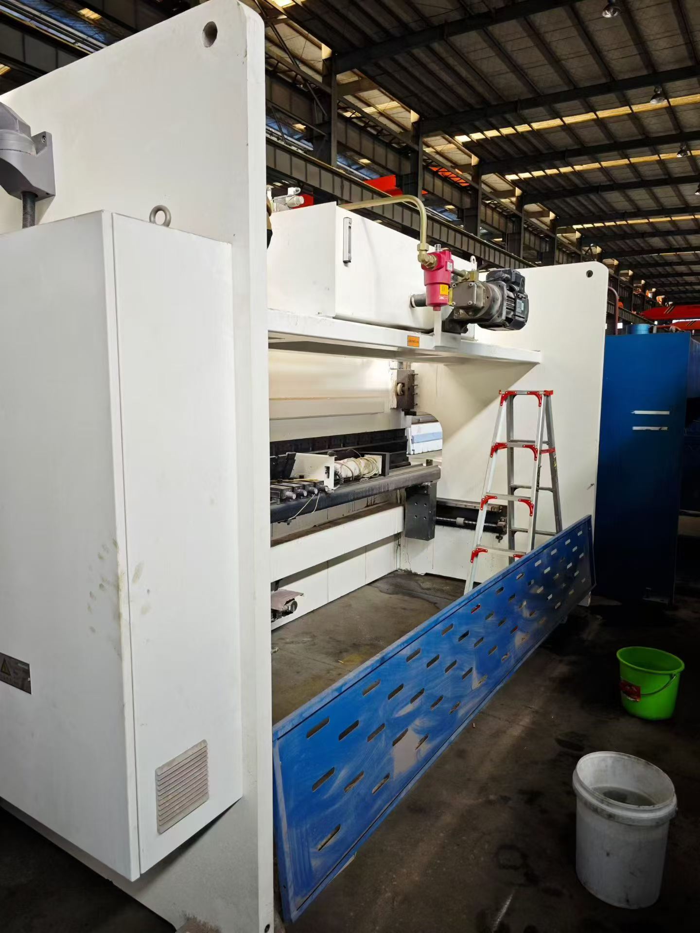 Used ADH Donghai 170-Ton 4.1 m Electro-Hydraulic 4+1-Axis Press Brake with CYBELEC CT 12 Control photo 3