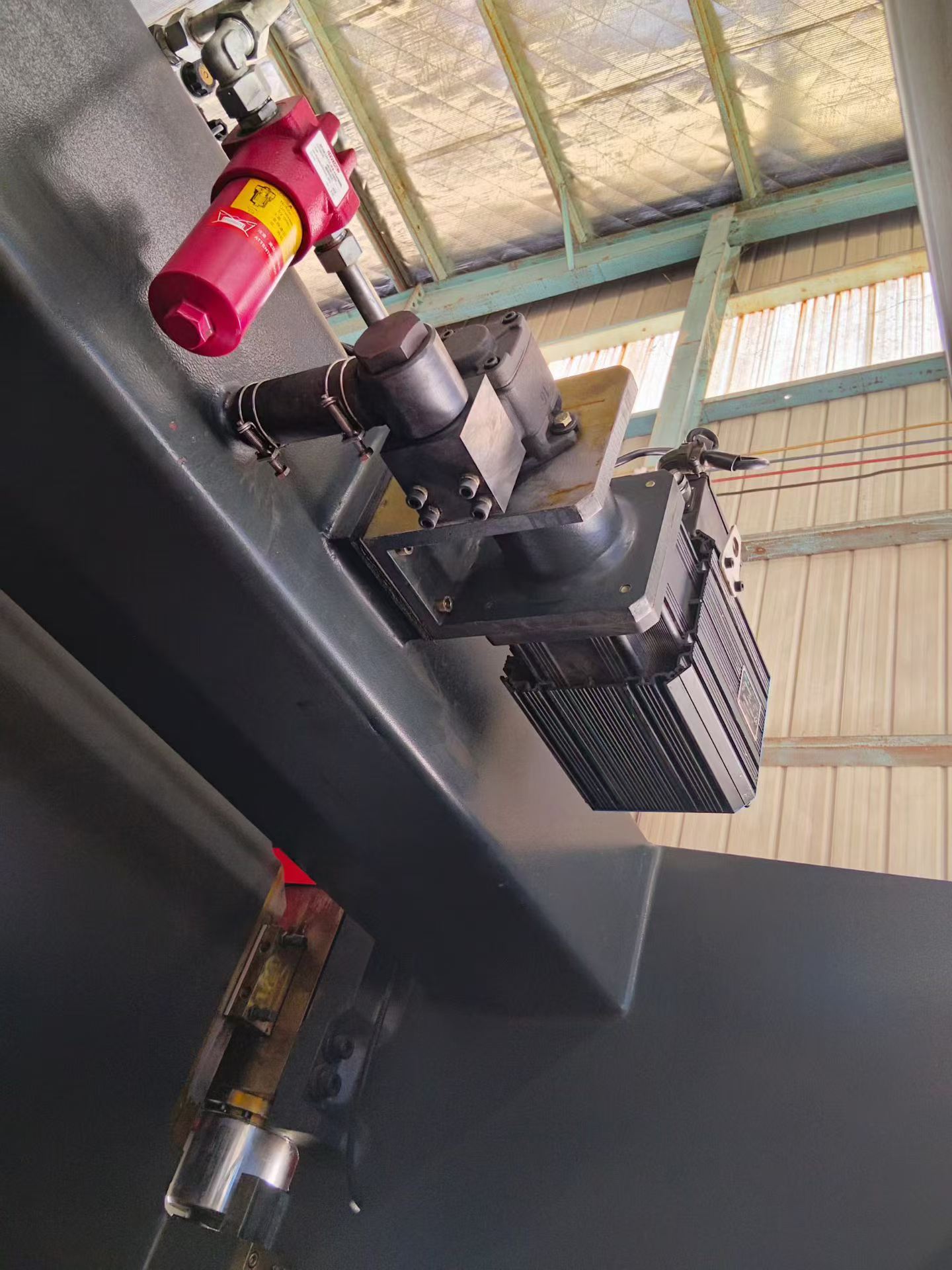 Used 2024 Jiangsu Dalongkai 170-Ton 3.2 m Electro-Hydraulic 4+1-Axis Full CNC Press Brake photo 5