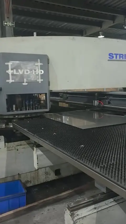 مكبس تثقيب برجي سيرفو كهربائي بالكامل Huangshi 1225 مستعمل مع FANUC Series 0i-PD
