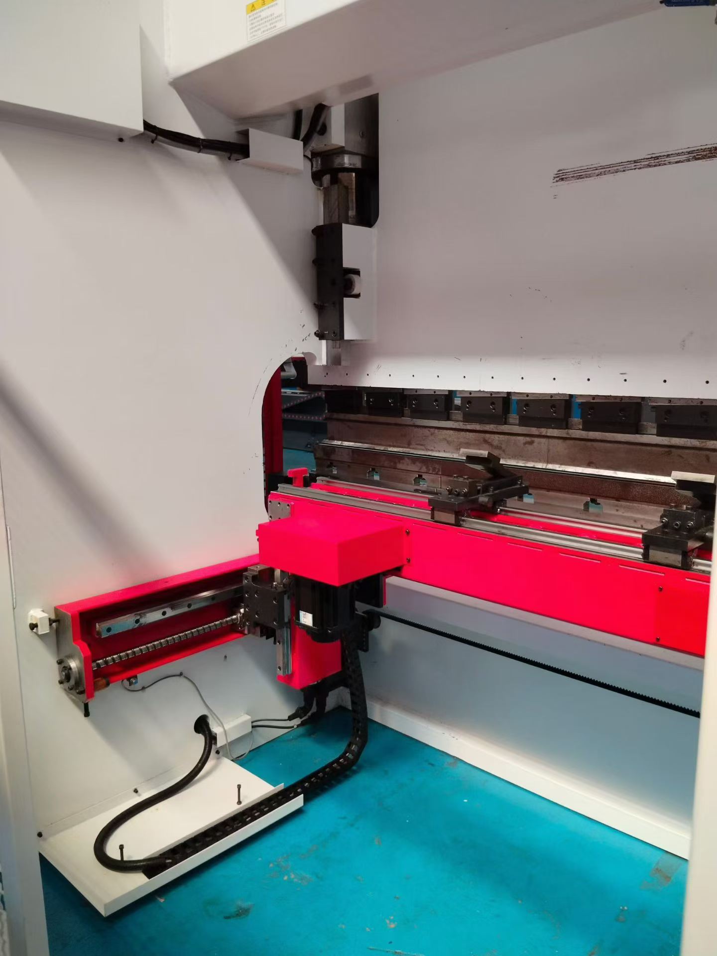 Used JFY 150/3100 CNC Hydraulic Press Brake photo 5