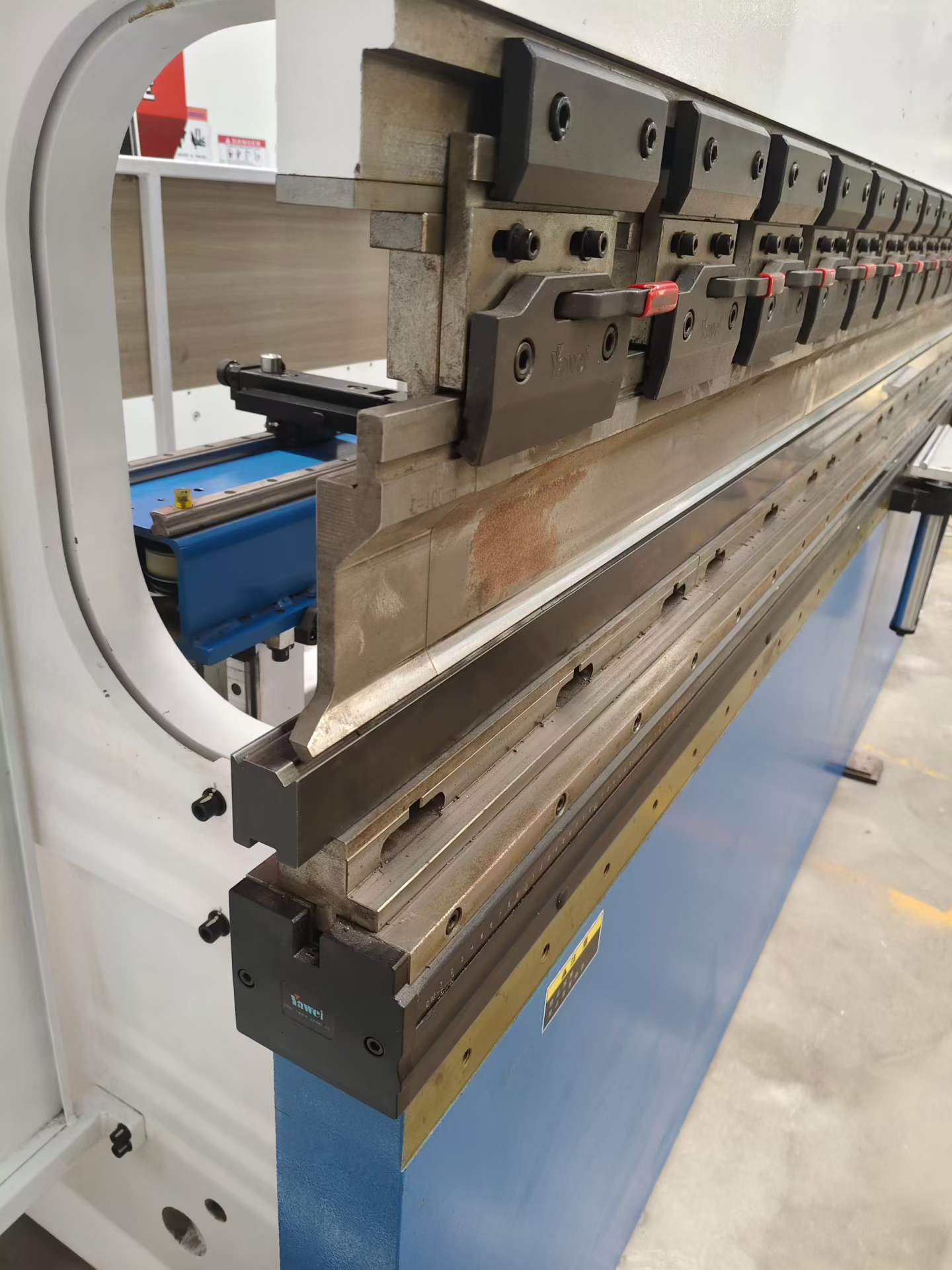 Used Yawei 160/4100 Electro-Hydraulic Press Brake (2023) photo 3