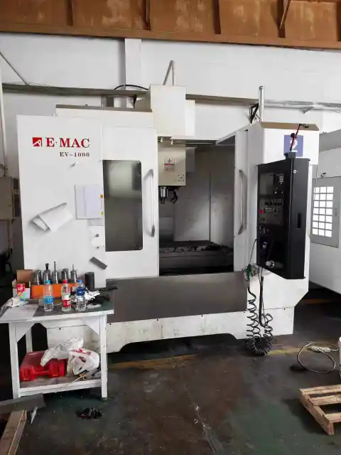 Centros de mecanizado vertical A-MAC 1160 y 1265 usados (2 unidades, 2025)