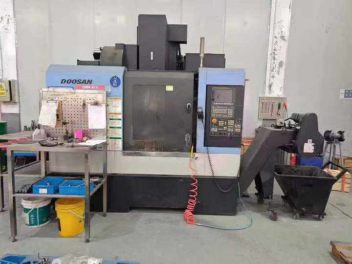 Used 2017 DN Solutions 850 Vertical Machining Center with FANUC photo 2