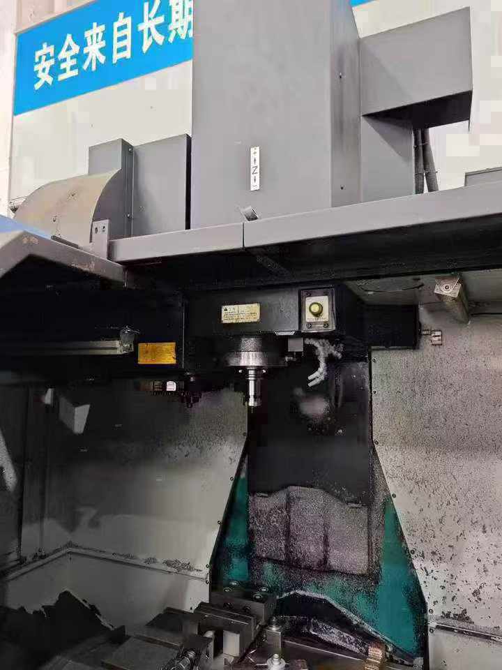 Used 2017 DN Solutions 850 Vertical Machining Center with FANUC photo 7