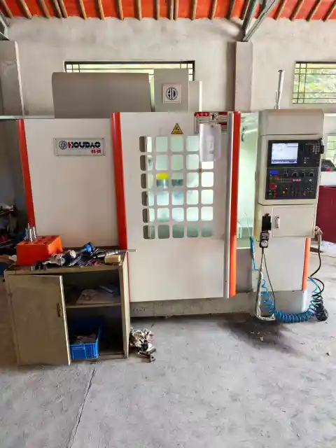 Nearly New 2023 Houdao 850 Vertical Machining Center with Mitsubishi Control